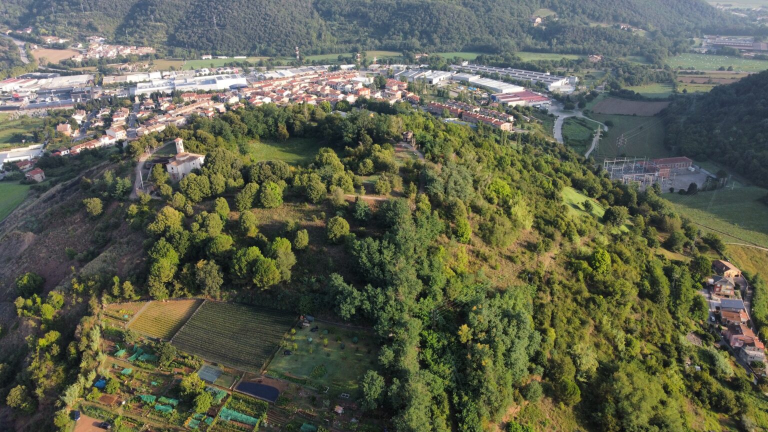 Vista de la plana de la Garrotxa des del Montsacopa