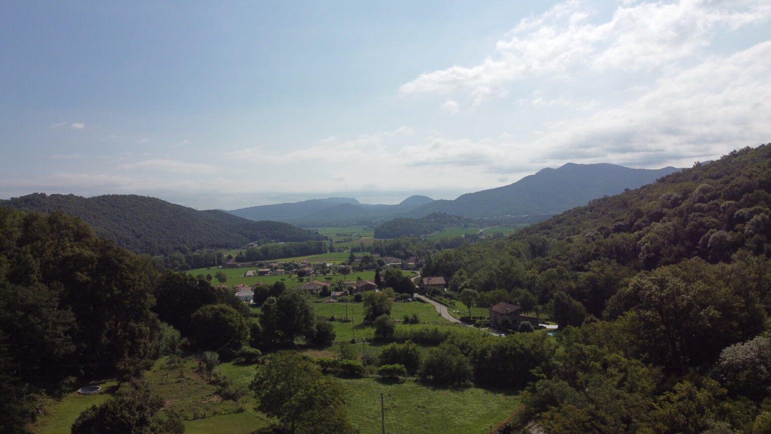 Camps i muntanyes a la Vall d'en Bas